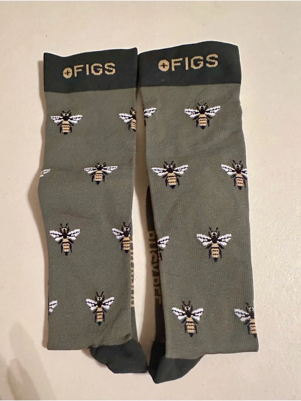 FIGS Busy Bee Honeybee  Moss Compression  Socks Size M, NWOT